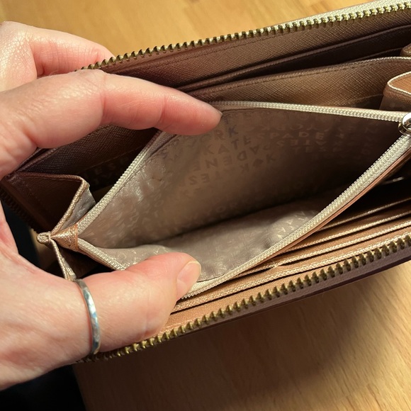 Kate Spade Long Zip Wallet in Rose Gold - EUC - Picture 4 of 7